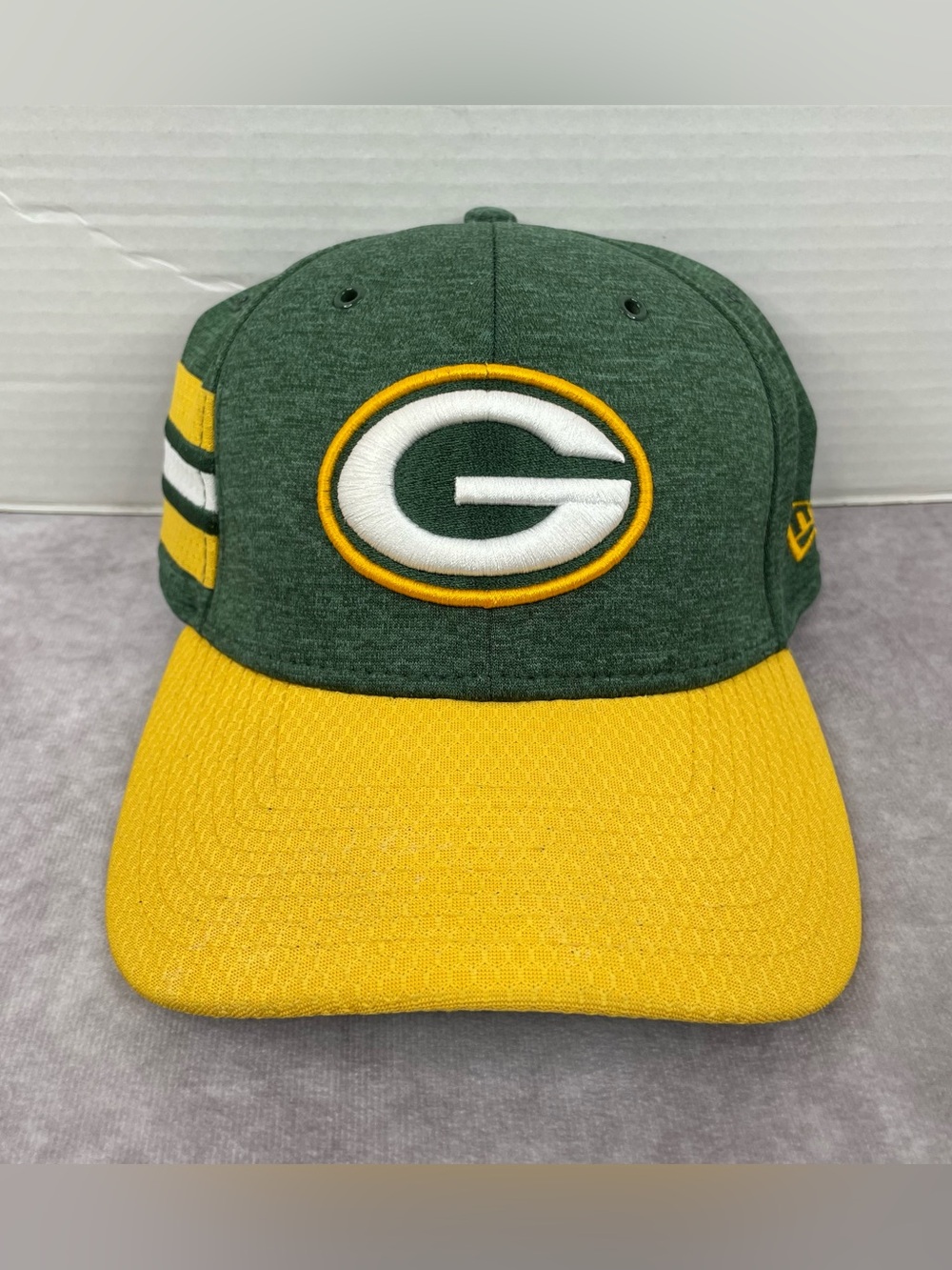 New Era Grey and Black Green Bay Packers Meshback Cap
